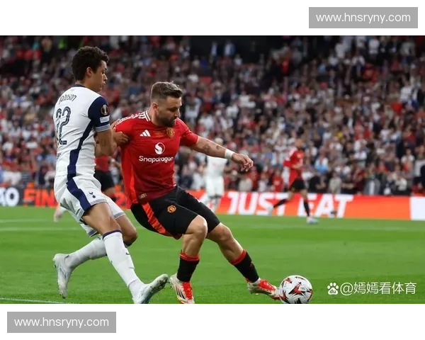 英超直播巅峰对决豪门碰撞引爆赛季焦点之战全程实时解析球星争锋夜